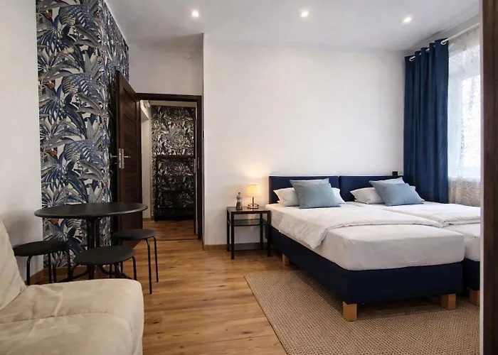 Hostel Helvetia - Private Rooms In City Center Warszawa