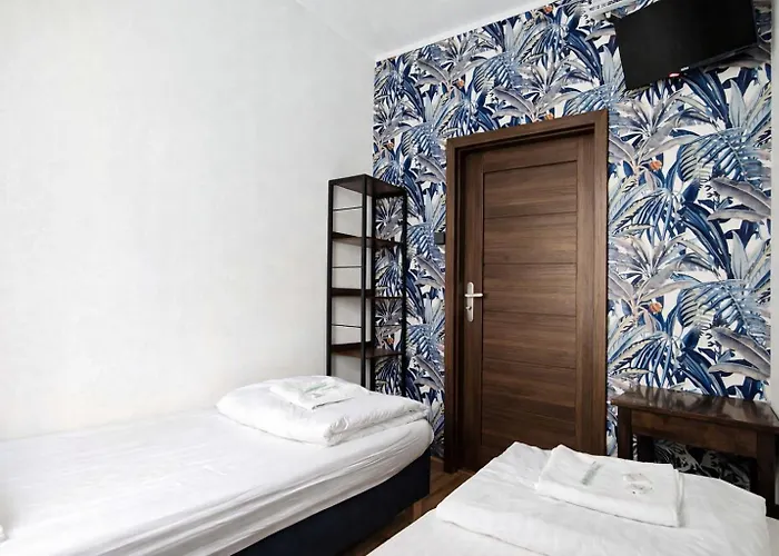 Hostel Helvetia - Private Rooms In City Center Warszawa